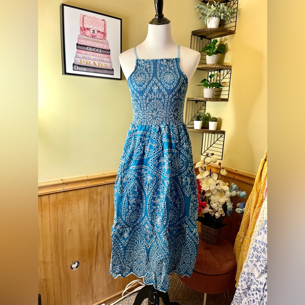 🌷Brand New halter eyelet dress fully embroidered can fit Sm up to M price firm! - Picture 3 of 6